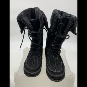 Rocketdogs, black suede leather lace up boot, preowned, women’s size 8.